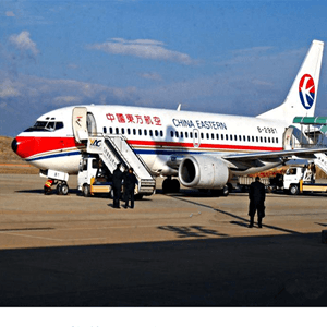 格尔木机场物流航空快运业稳步发展的原因是什么？